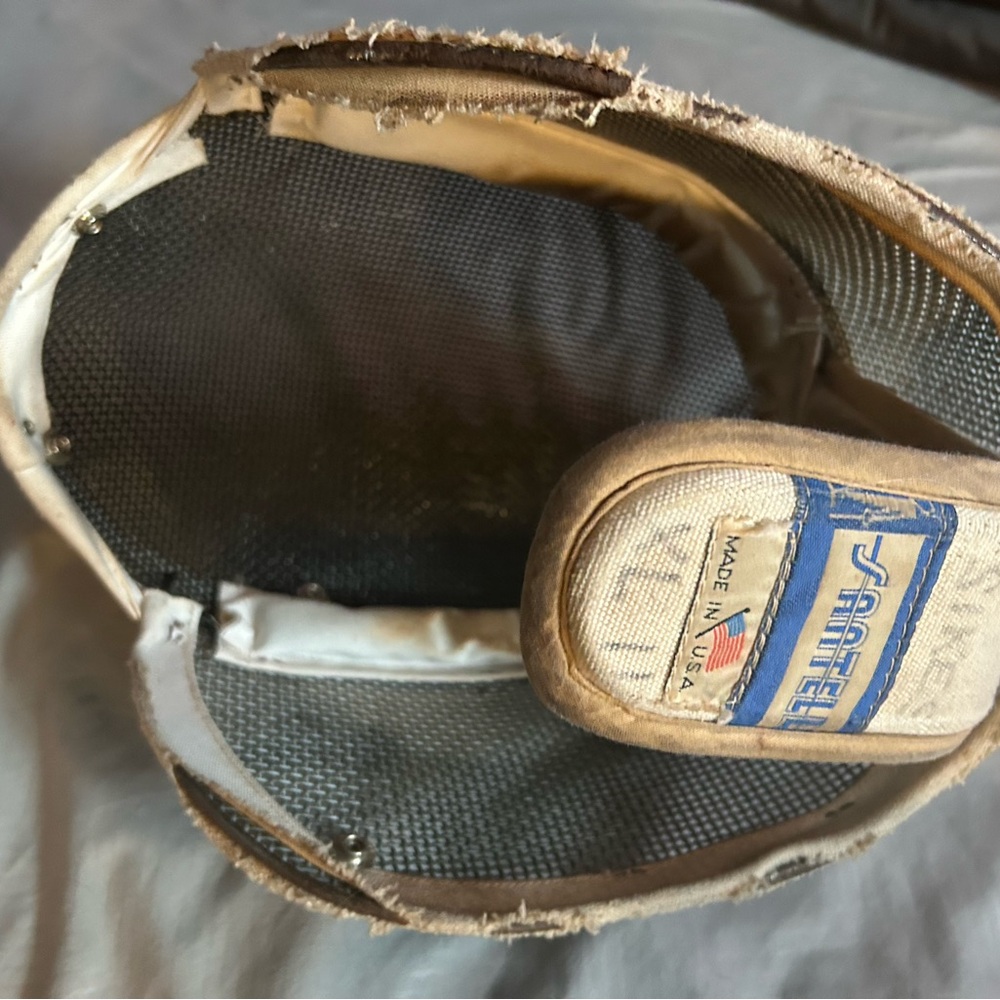 Santelli Fencing Mask with Mesh Front - Picture 3 of 7